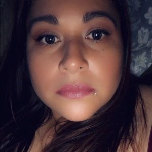 Meet your Posher, Claudia